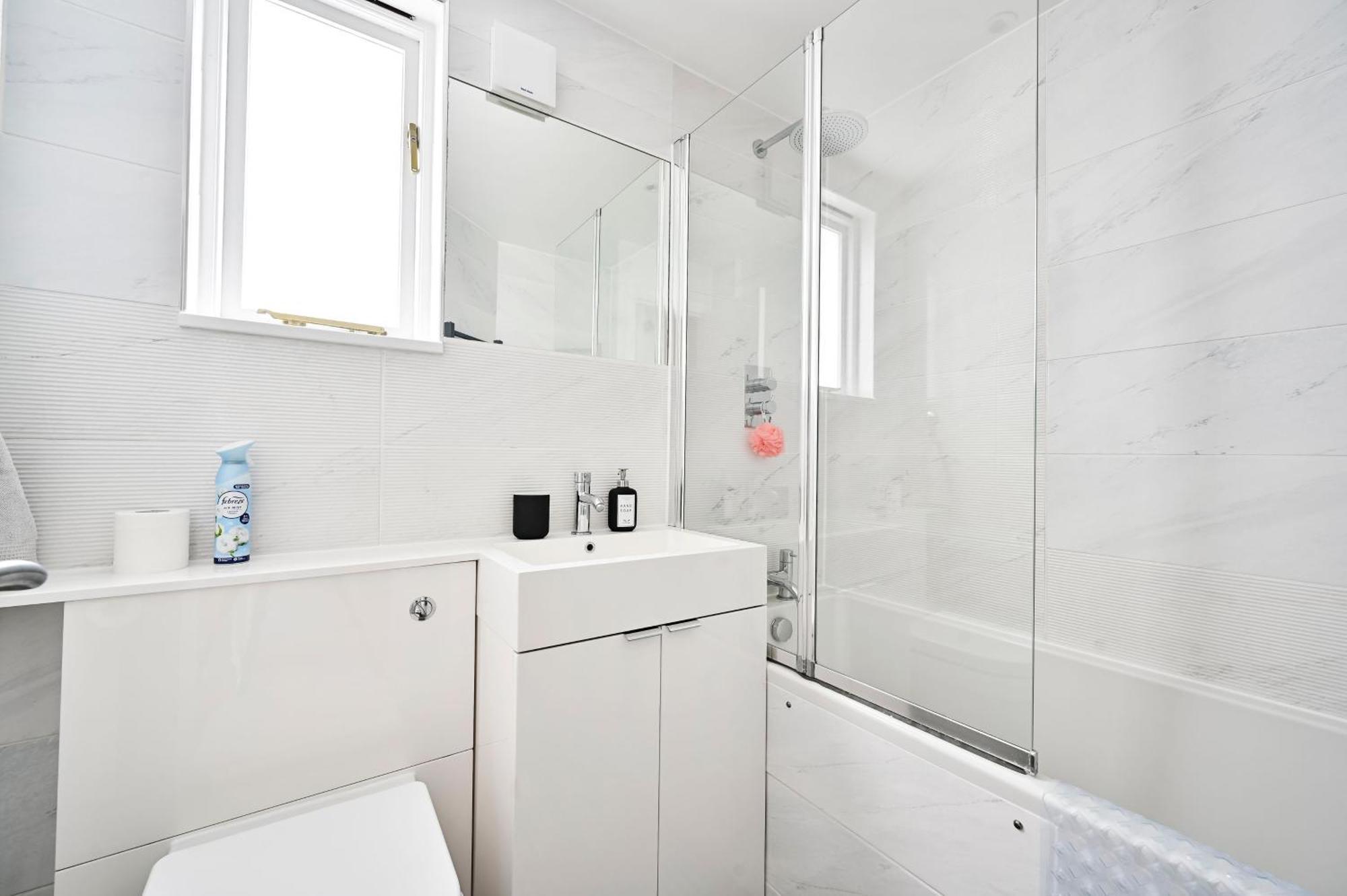 New Chic 3-Bed Flat In Clapham Londres Exterior foto